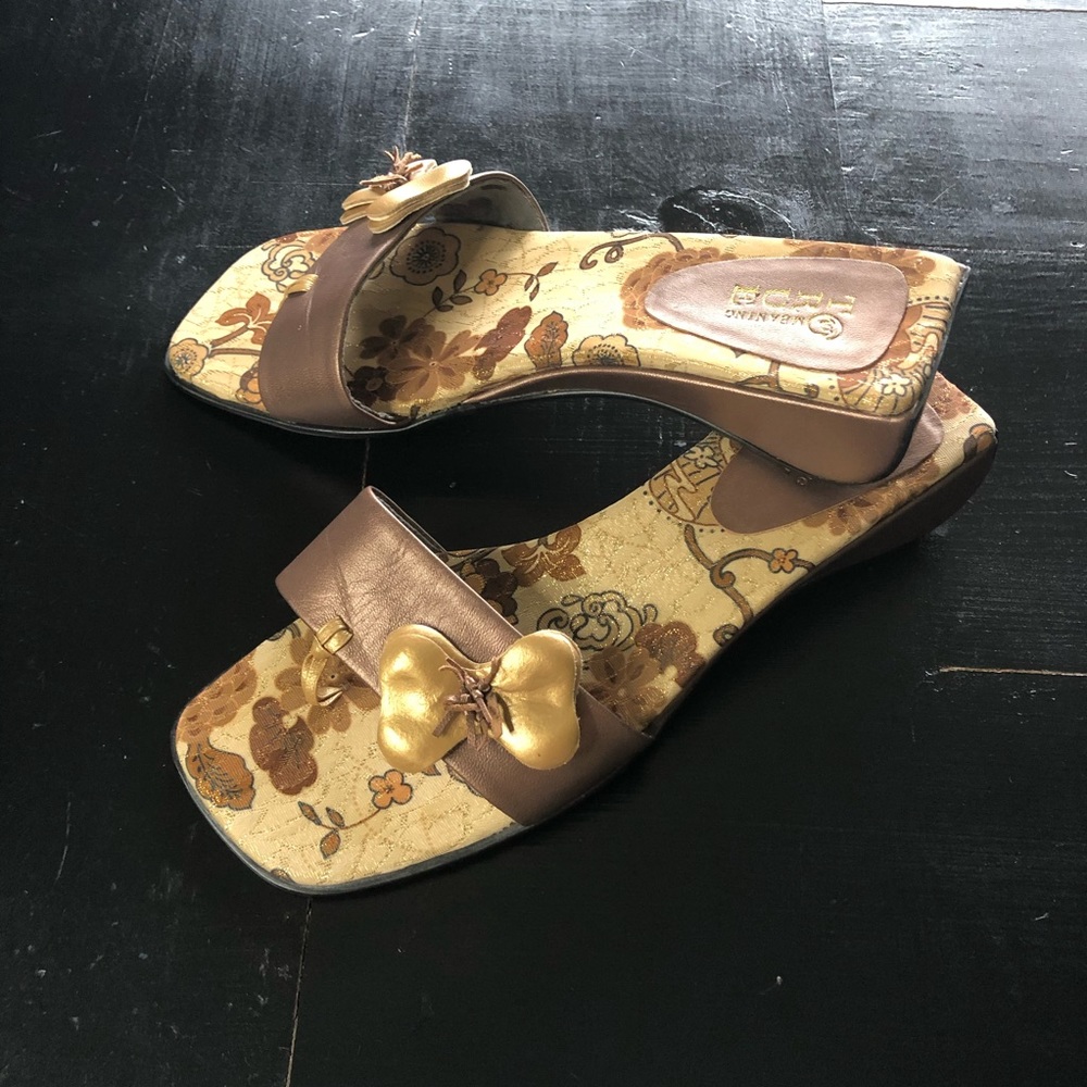 True Meaning Metallic Slide Sandals. SZ 6.5